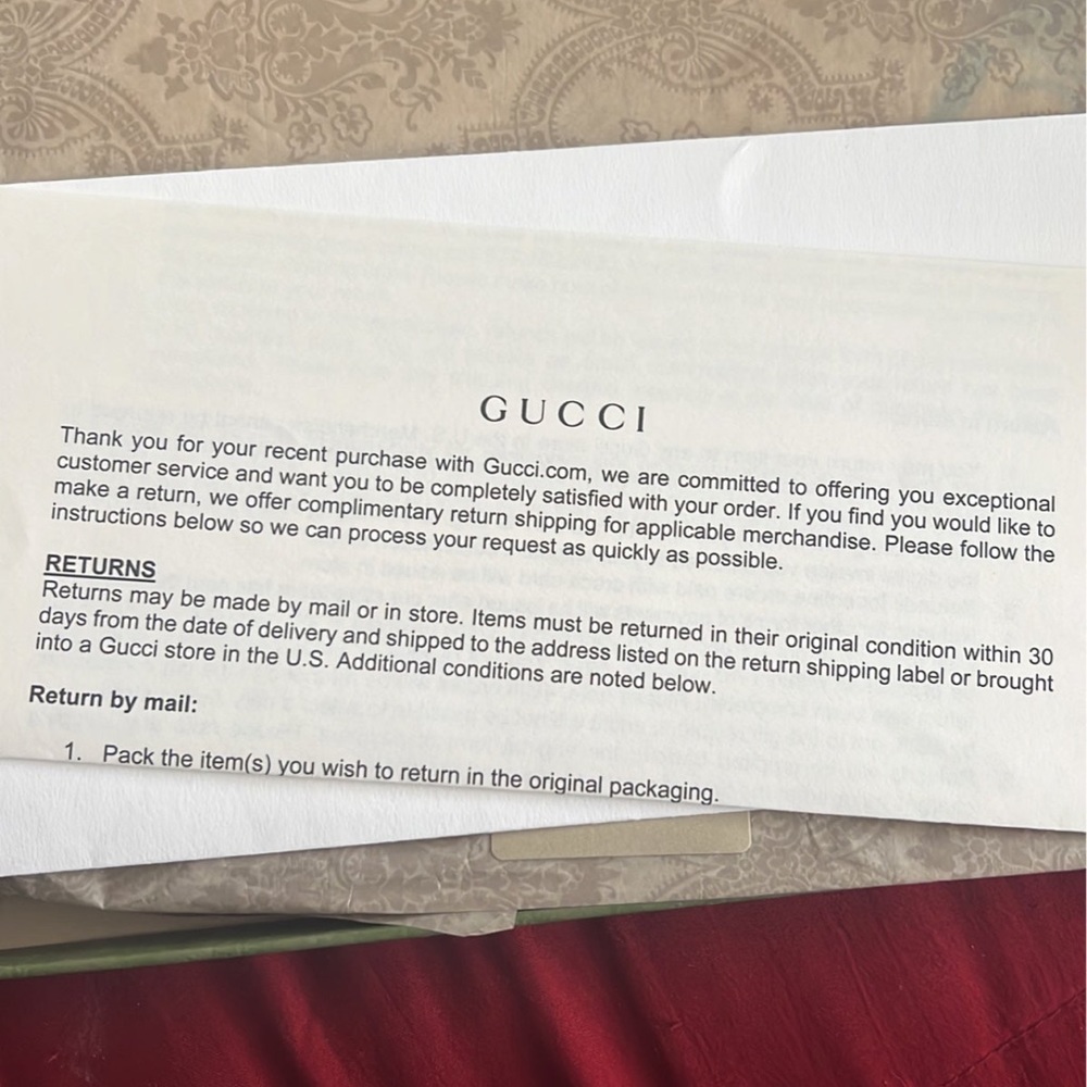 Authentic Gucci kid shirt size 6-7)